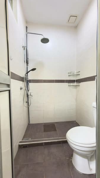1-storey Terraced House for Rent in Taman Daya (Johor Bahru) - Alfred Yap - Bathroom - PropertyGuru.com.my