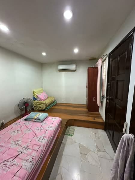 2-storey Terraced House for Sale in Jalan Klang Lama (Old Klang Road) (Kuala Lumpur) - Jayden Yee - Bedroom - PropertyGuru.com.my