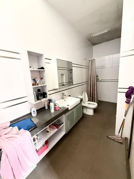 Semi-Detached House for Sale in Taman Impian Emas (Skudai) - Ben Foo - Bathroom - PropertyGuru.com.my