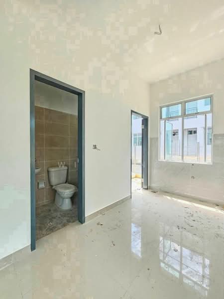 Rumah Teres 2 Tingkat untuk Dijual di Bandar Dato Onn (Tebrau) - Wil Mong - Bathroom - PropertyGuru.com.my