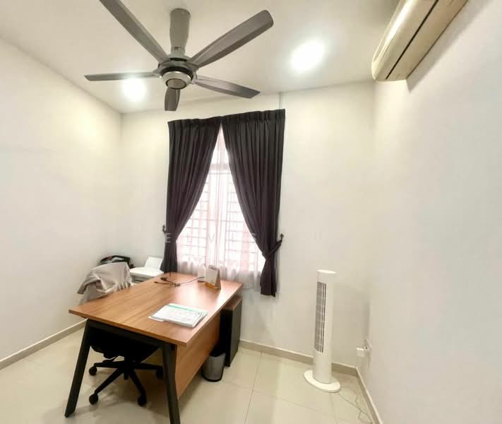 Rumah Teres 2 Tingkat untuk Dijual di Setia Tropika (Johor Bahru) - Elvis Ku - Study - PropertyGuru.com.my