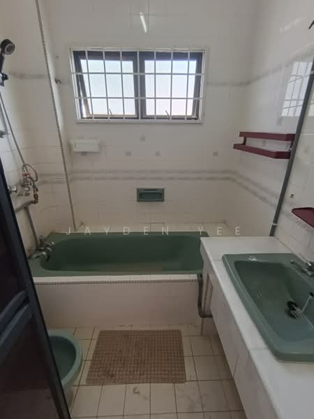 2-storey Terraced House for Sale in Jalan Klang Lama (Old Klang Road) (Kuala Lumpur) - Jayden Yee - Bathroom - PropertyGuru.com.my