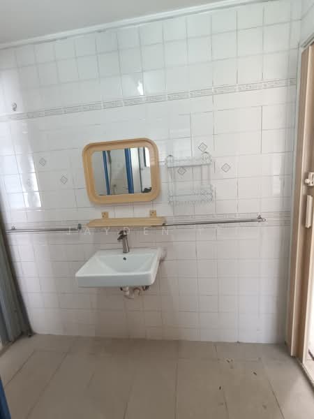 2-storey Terraced House for Sale in Jalan Klang Lama (Old Klang Road) (Kuala Lumpur) - Jayden Yee - Bathroom - PropertyGuru.com.my