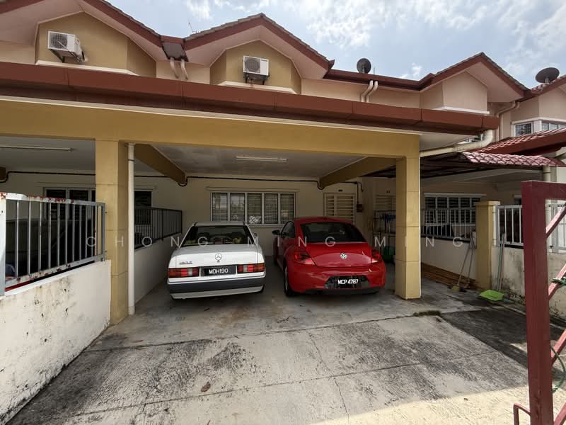 2-storey Terraced House for Sale in Taman Bukit Chedang (Seremban) - Chong Ming Ming - Car Park - PropertyGuru.com.my