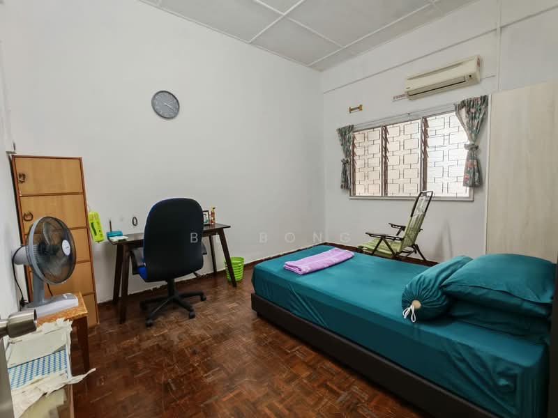 2-storey Terraced House for Sale in Taman Sinn Semabok (Melaka City) - BL Bong - Bedroom - PropertyGuru.com.my
