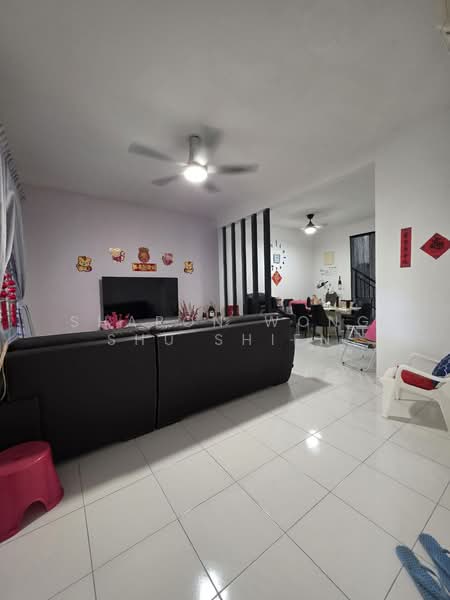 Rumah Teres 2 Tingkat untuk Dijual di Setia Tropika (Johor Bahru) - Sharon Wong Shu Shien - Living Room - PropertyGuru.com.my