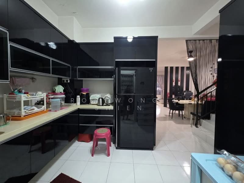 Rumah Teres 2 Tingkat untuk Dijual di Setia Tropika (Johor Bahru) - Sharon Wong Shu Shien - Kitchen - PropertyGuru.com.my