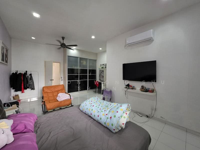 Rumah Teres 2 Tingkat untuk Dijual di Setia Tropika (Johor Bahru) - Sharon Wong Shu Shien - Bedroom - PropertyGuru.com.my