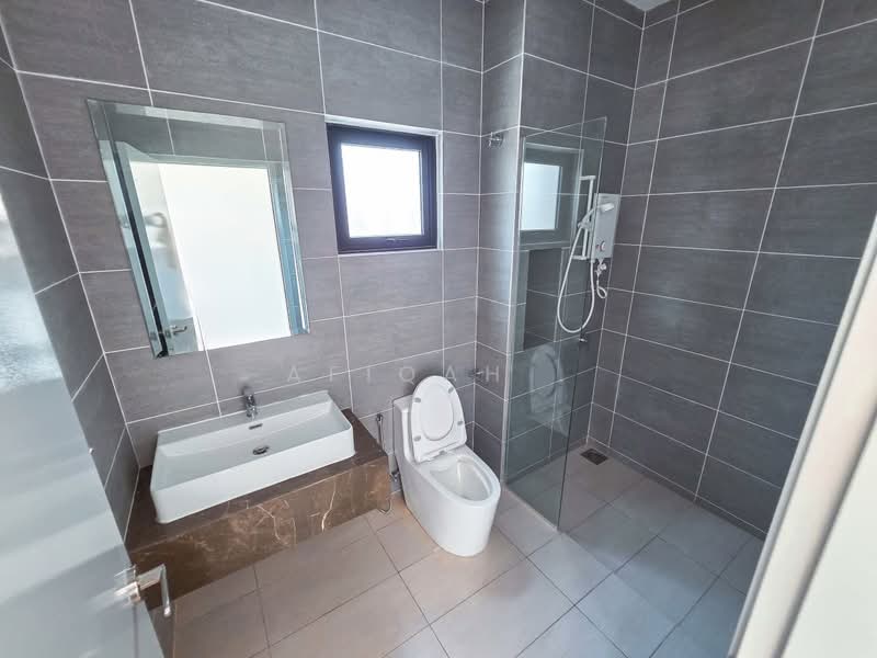 Rumah Berkembar untuk Dijual di Cyber 10 (Cyberjaya) - Afiqah . - Bathroom - PropertyGuru.com.my