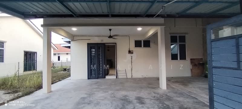 Semi-Detached House for Sale in Taman Seri Inderapura (Kuantan) - Mohammad Azizi - Exterior - PropertyGuru.com.my
