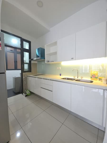 Service Residence for Rent at 8Scape Residence @ Sutera - Serine Tan - Kitchen - PropertyGuru.com.my