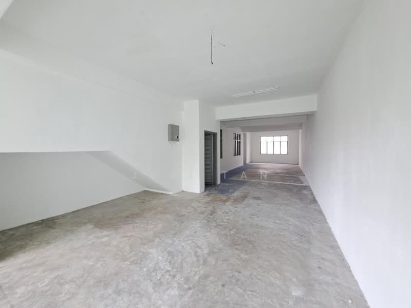 Kedai untuk Dijual di Ulu Tiram (Johor) - June Tan - Interior - PropertyGuru.com.my