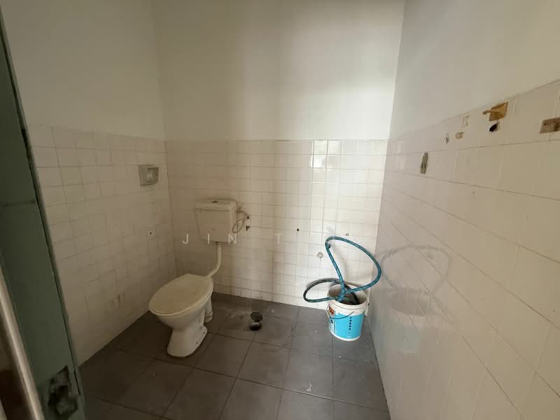 Rumah Teres 1 Tingkat untuk Dijual di Taman Desa Skudai (Skudai) - Jin Teok - Bathroom - PropertyGuru.com.my