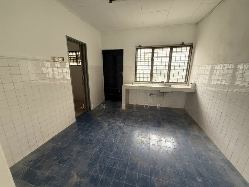 Rumah Teres 1 Tingkat untuk Dijual di Taman Desa Skudai (Skudai) - Jin Teok - Kitchen - PropertyGuru.com.my
