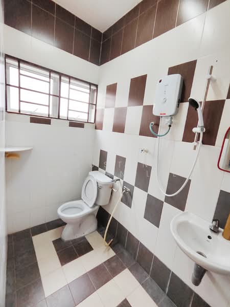 Terraced House for Sale in Klebang Damai (Chemor) - Justin Nathan Lee - Bathroom - PropertyGuru.com.my
