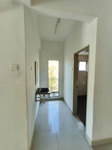 Townhouse for Sale in Seri Kembangan (Selangor) - Nicholas Lew - Corridor - PropertyGuru.com.my