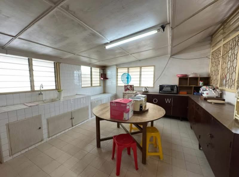 Semi-Detached House for Sale in Jelutong (Penang) - Fennie Seow - Kitchen - PropertyGuru.com.my