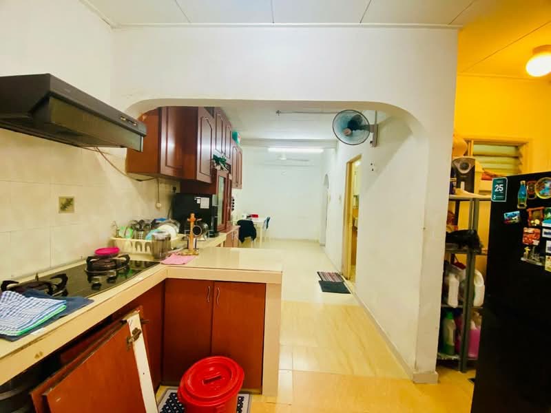 Rumah Teres 2 Tingkat untuk Dijual di Bandar Tun Hussein Onn (Cheras) - Ammeer Nadzrai - Kitchen - PropertyGuru.com.my