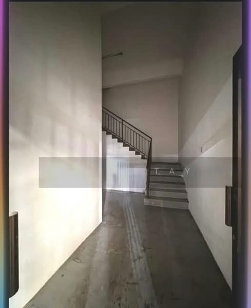 Semi-D Factory for Rent in Taman Desa Cemerlang (Ulu Tiram) - Alviss Tay - Corridor - PropertyGuru.com.my