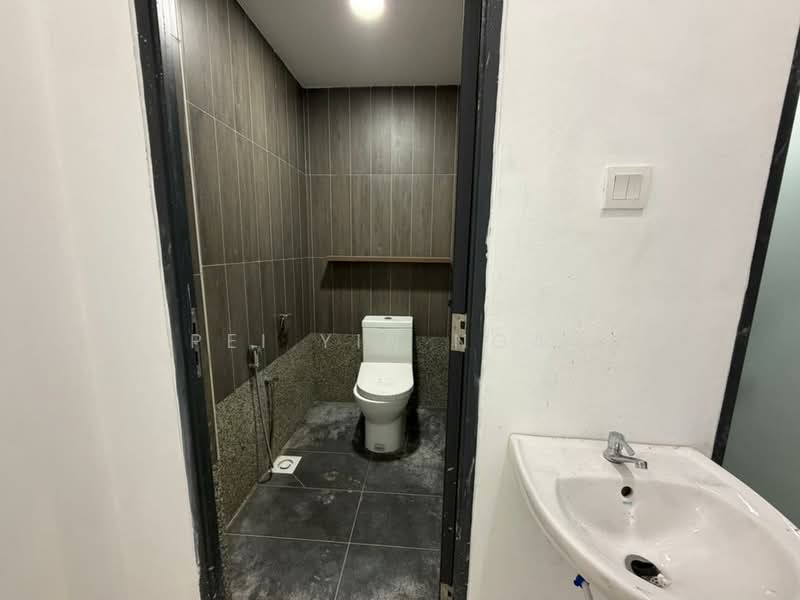Kedai / Pejabat untuk Disewa di Taman Tun Dr Ismail (Kuala Lumpur) - Pei Yin Ngan - Bathroom - PropertyGuru.com.my
