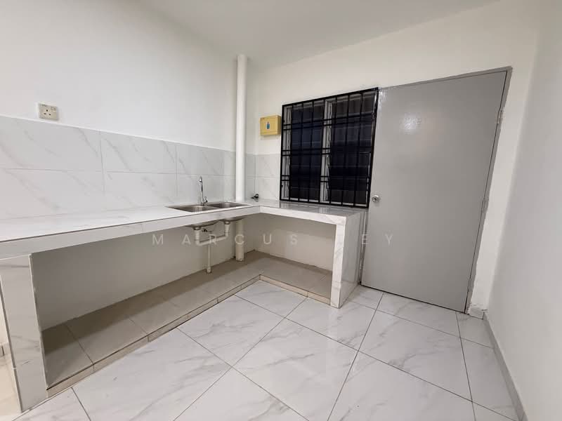 Rumah Flat untuk Dijual di Flat Tasek 64 - Marcus Tey - Kitchen - PropertyGuru.com.my