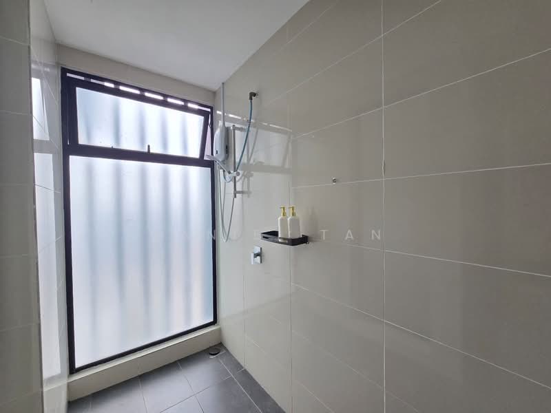 Servis Apartment untuk Disewa di Southkey Mosaic - Daniel Tan - Bathroom - PropertyGuru.com.my