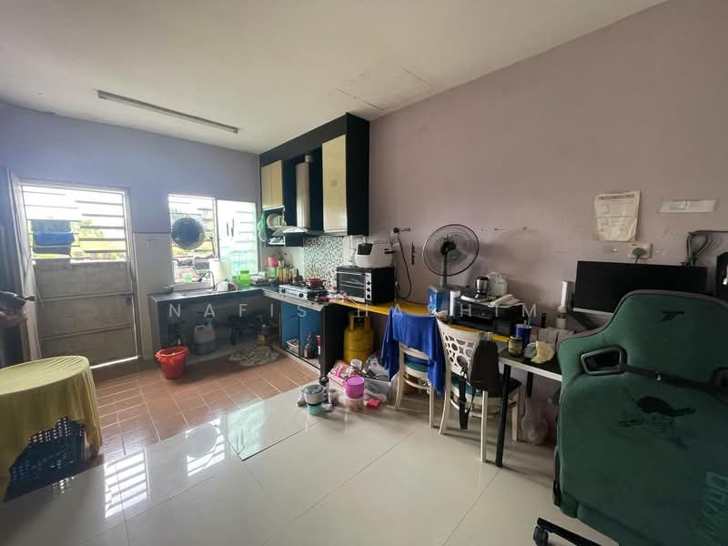 1-storey Terraced House for Sale in Shah Alam (Selangor) - Nafis Hashim - Kitchen - PropertyGuru.com.my