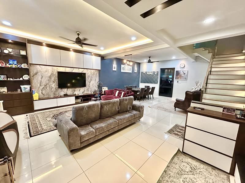 Rumah Teres 2 Tingkat untuk Dijual di U12, Taman Cahaya Alam (Shah Alam) - NORFADILAH ZAINUDDIN - Living Room - PropertyGuru.com.my