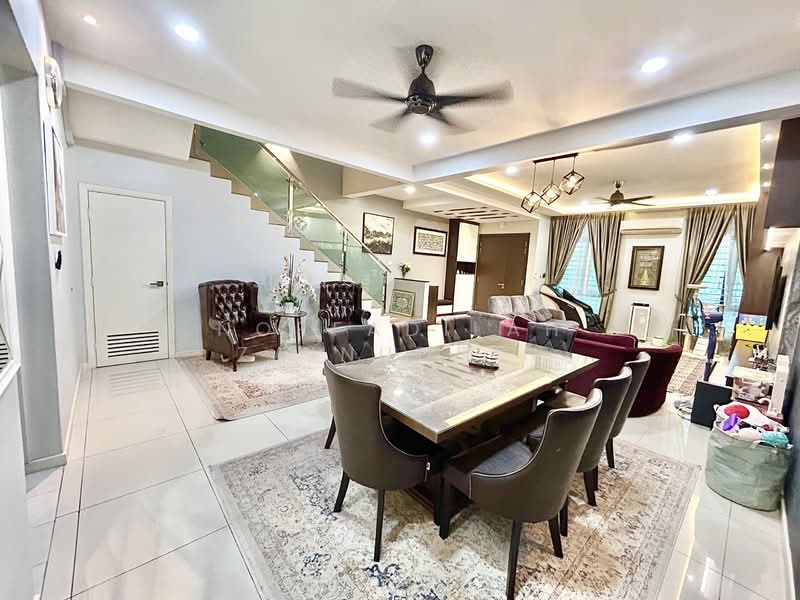 Rumah Teres 2 Tingkat untuk Dijual di U12, Taman Cahaya Alam (Shah Alam) - NORFADILAH ZAINUDDIN - Living Room - PropertyGuru.com.my