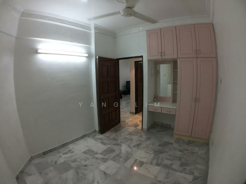 Pangsapuri untuk Disewa di Greenlane Heights Block B - Yang Lim - Bedroom - PropertyGuru.com.my