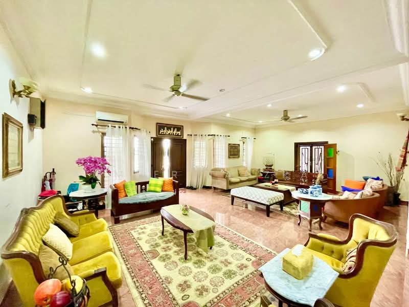 Rumah Banglo untuk Dijual di Petaling Jaya (Selangor) - Ammeer Nadzrai - Living Room - PropertyGuru.com.my
