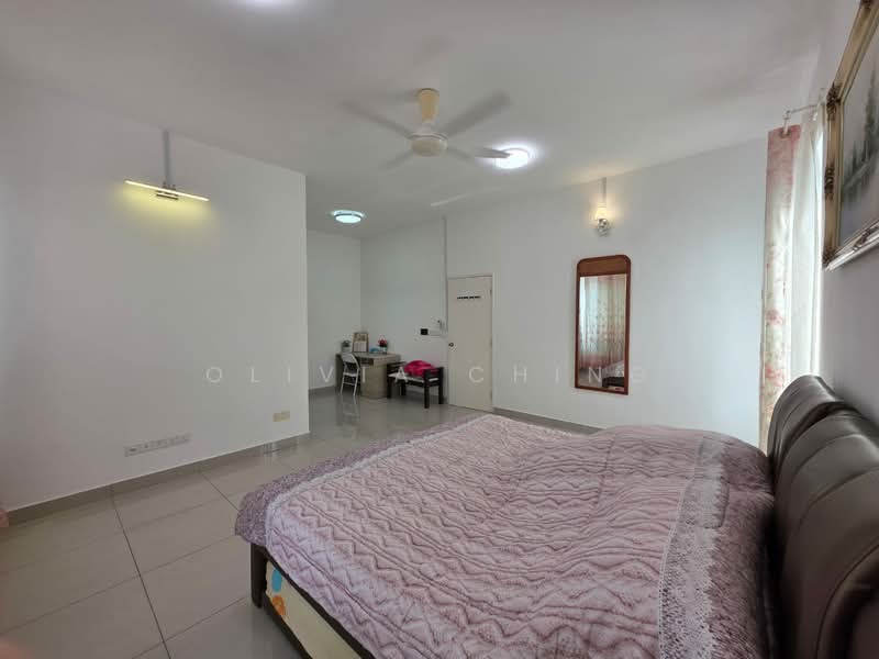 Cluster House for Sale in Taman Seri Austin (Tebrau) - Olivia Ching - Bedroom - PropertyGuru.com.my
