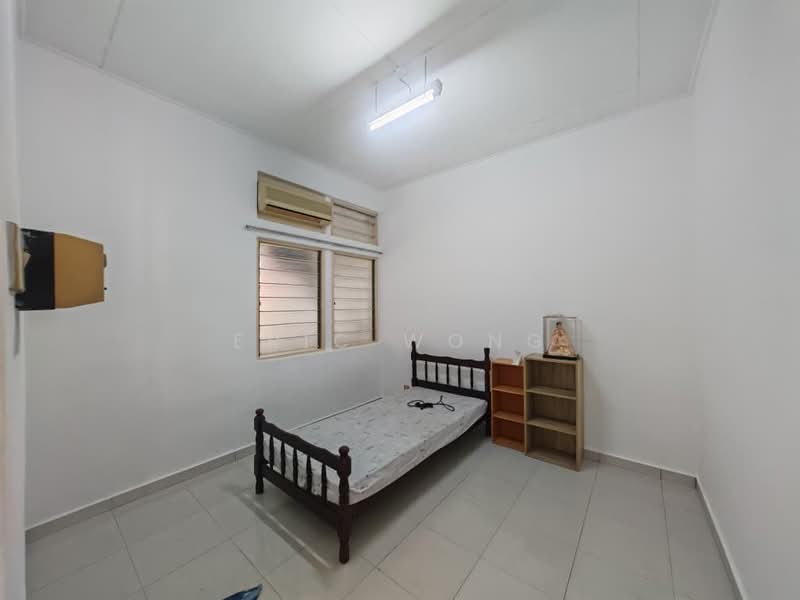 Rumah Teres 1 Tingkat untuk Disewa di Taman Pelangi (Johor Bahru) - Eric Wong - Bedroom - PropertyGuru.com.my