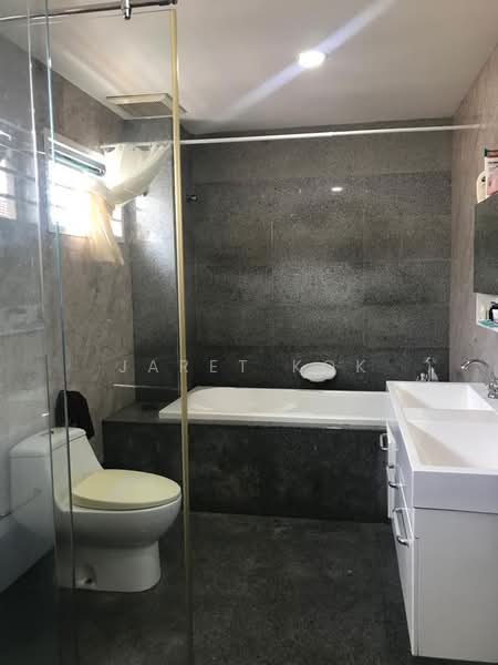 Semi-Detached House for Sale in Taman Tasik Indah Mewah (Batu) - jaret kok - Bathroom - PropertyGuru.com.my