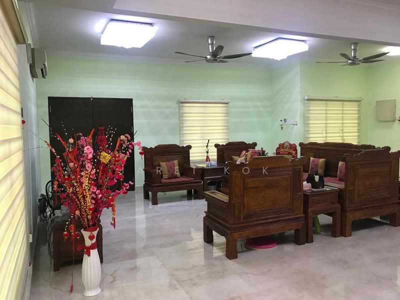 Semi-Detached House for Sale in Taman Tasik Indah Mewah (Batu) - jaret kok - Living Room - PropertyGuru.com.my