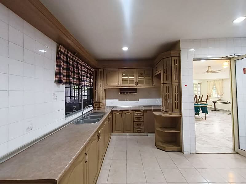 Rumah Berkembar untuk Dijual di Seksyen 9 (Shah Alam) - NORFADILAH ZAINUDDIN - Kitchen - PropertyGuru.com.my
