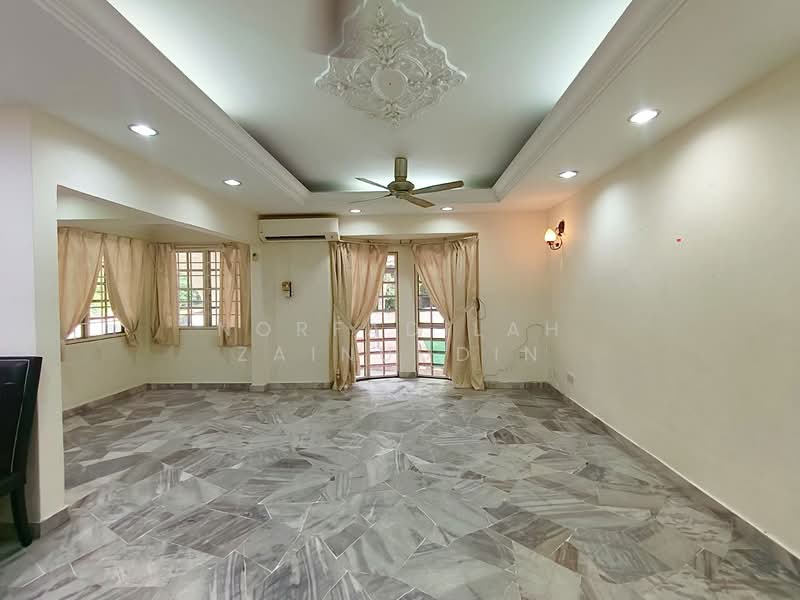 Rumah Berkembar untuk Dijual di Seksyen 9 (Shah Alam) - NORFADILAH ZAINUDDIN - Living Room - PropertyGuru.com.my
