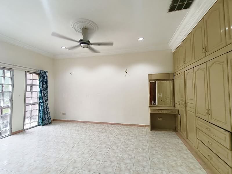 Rumah Berkembar untuk Dijual di Seksyen 9 (Shah Alam) - NORFADILAH ZAINUDDIN - Bedroom - PropertyGuru.com.my