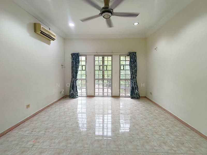 Rumah Berkembar untuk Dijual di Seksyen 9 (Shah Alam) - NORFADILAH ZAINUDDIN - Living Room - PropertyGuru.com.my