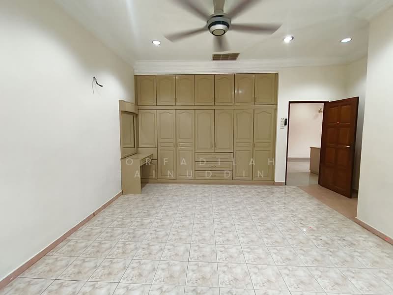 Rumah Berkembar untuk Dijual di Seksyen 9 (Shah Alam) - NORFADILAH ZAINUDDIN - Bedroom - PropertyGuru.com.my