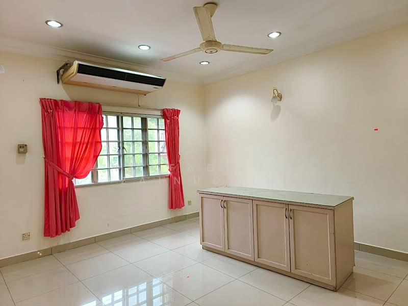 Rumah Berkembar untuk Dijual di Seksyen 9 (Shah Alam) - NORFADILAH ZAINUDDIN - Living Room - PropertyGuru.com.my