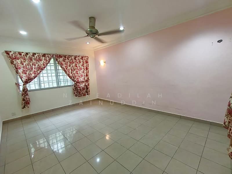 Rumah Berkembar untuk Dijual di Seksyen 9 (Shah Alam) - NORFADILAH ZAINUDDIN - Living Room - PropertyGuru.com.my