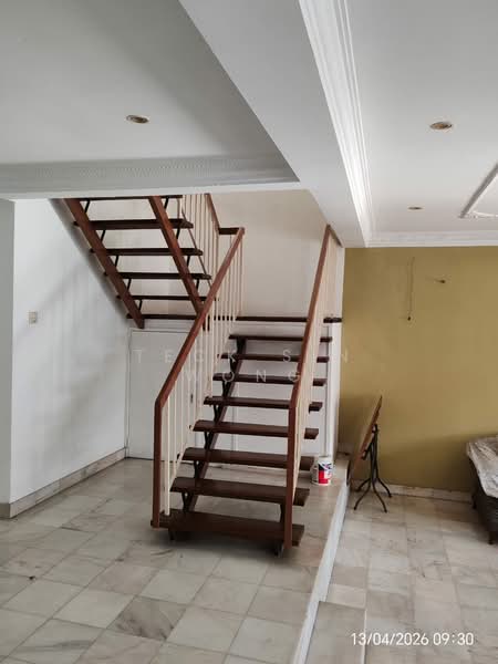 Rumah Teres 2 Tingkat untuk Dijual di Taman Connaught (Cheras) - Teck Sin Wong - Grd staircase - PropertyGuru.com.my