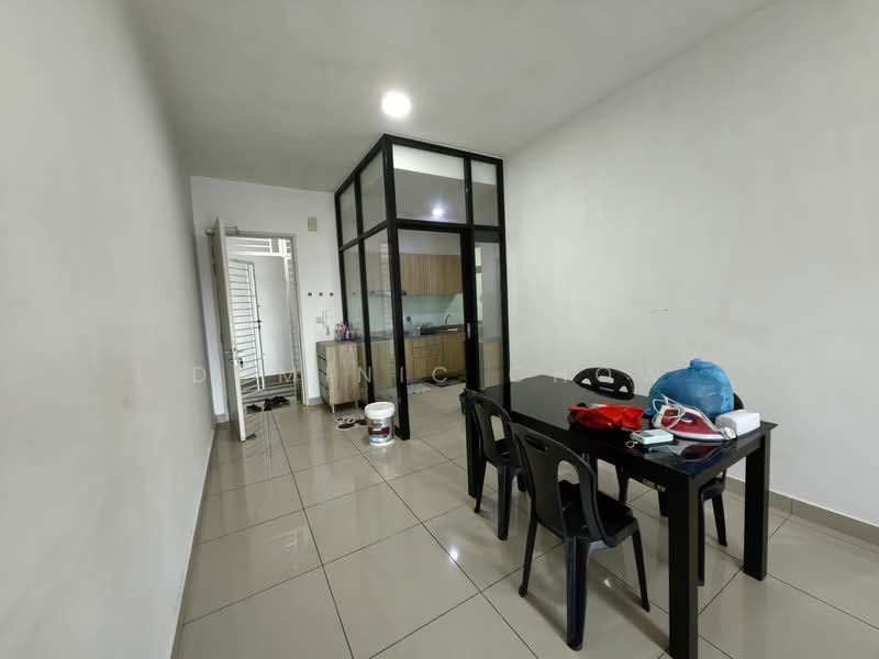 Servis Apartment untuk Disewa di Meridin Bayvue Serviced Apartment - Dominic Chow - Kitchen - PropertyGuru.com.my