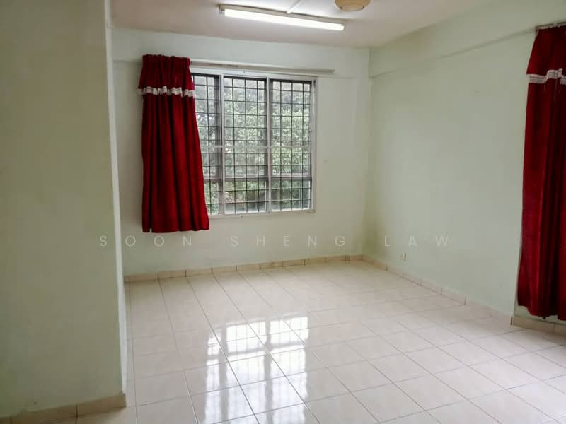 Apartment for Sale at Pangsapuri Cemara - Soon Sheng Law - Living Room - PropertyGuru.com.my