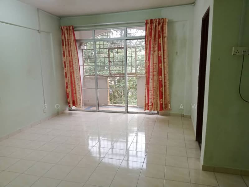 Apartment for Sale at Pangsapuri Cemara - Soon Sheng Law - Living Room - PropertyGuru.com.my