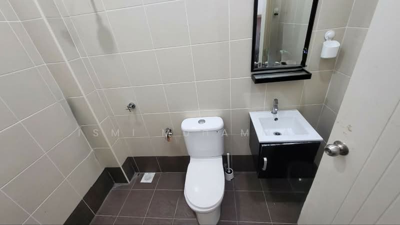 Rumah Banglo untuk Dijual di Taman Senawang Perdana (Senawang) - Ismi Muhammad - Bathroom - PropertyGuru.com.my