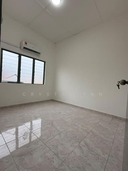 Flat for Sale at Taman Pulai Utama - Crystal Tan - Interior - PropertyGuru.com.my