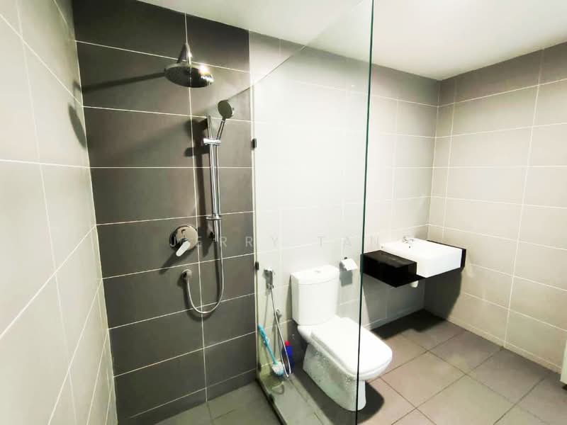 Kondominium untuk Disewa di Golden Triangle 2 - Jerry Tan - Bathroom - PropertyGuru.com.my