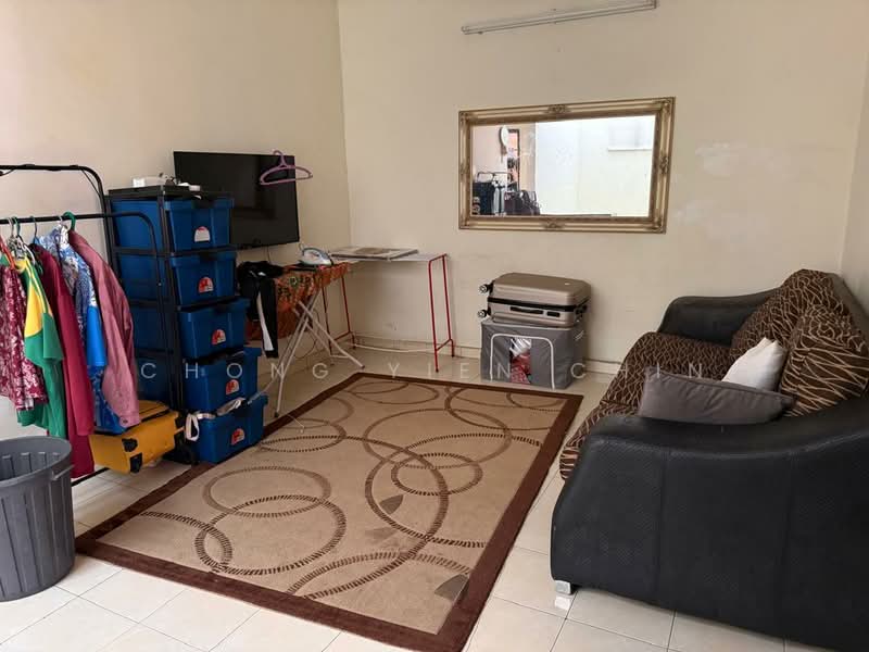 Rumah Bandar untuk Dijual di Subang Bestari (Shah Alam) - Chong Yien Chin - Living Room - PropertyGuru.com.my